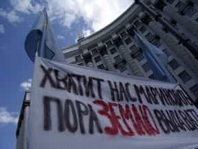Крымские татары ведут шумную кампанию за возвращение земли